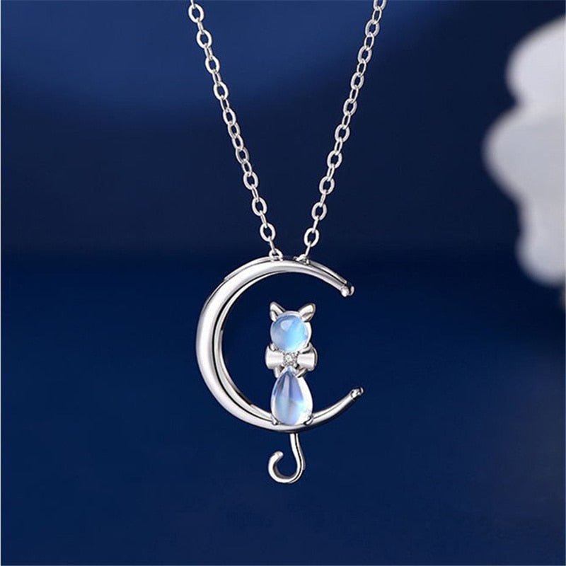 Collana a Mezzaluna con Pietra di Luna e Gatto
