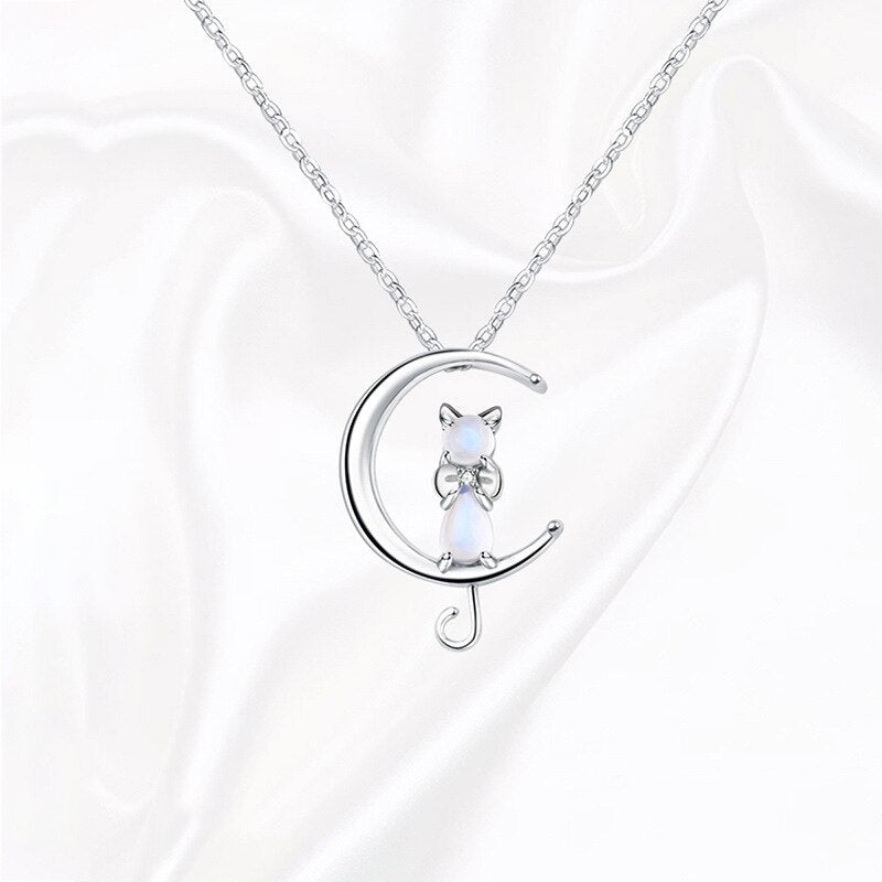 Collana a Mezzaluna con Pietra di Luna e Gatto