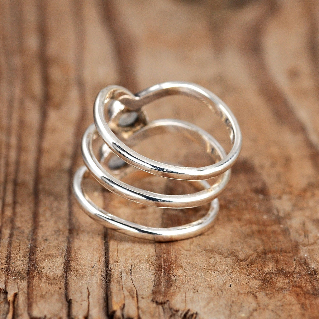 Anello in Argento con Pietra Luna Arcobaleno a Triplo Chevron Bohemien