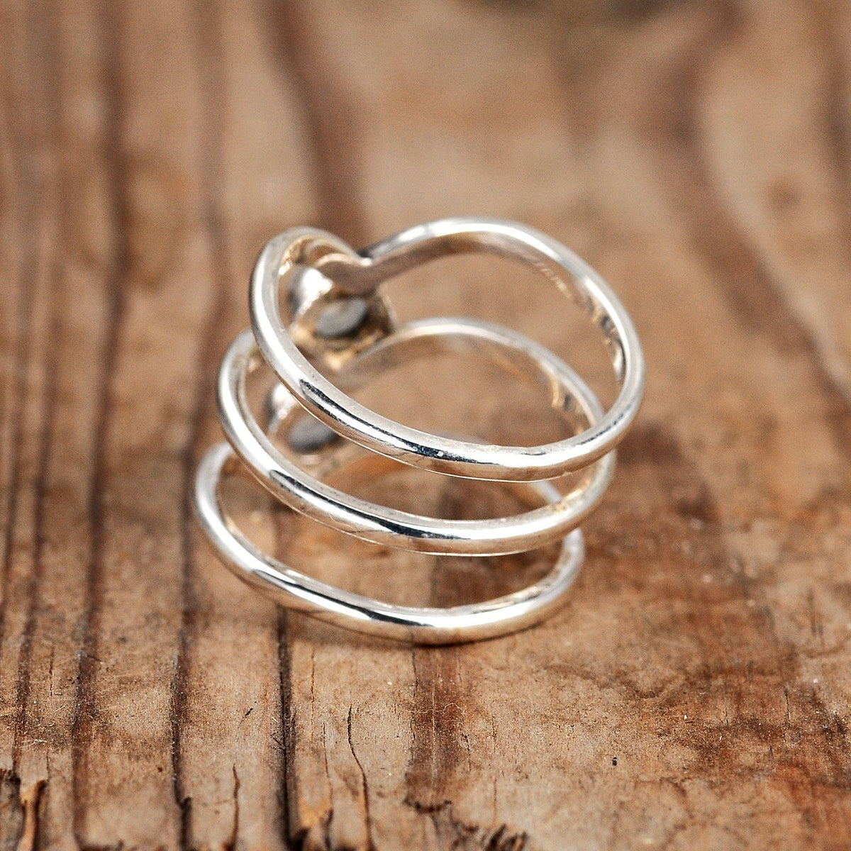 Anello in Argento con Pietra Luna Arcobaleno a Triplo Chevron Bohemien