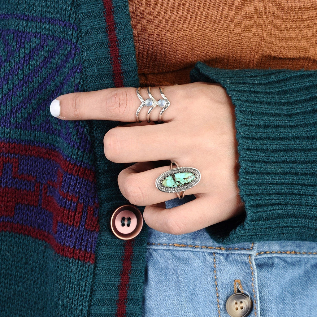 Anello in Argento con Pietra Luna Arcobaleno a Triplo Chevron Bohemien