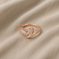 Anello in cristallo con croce placcata oro rosa